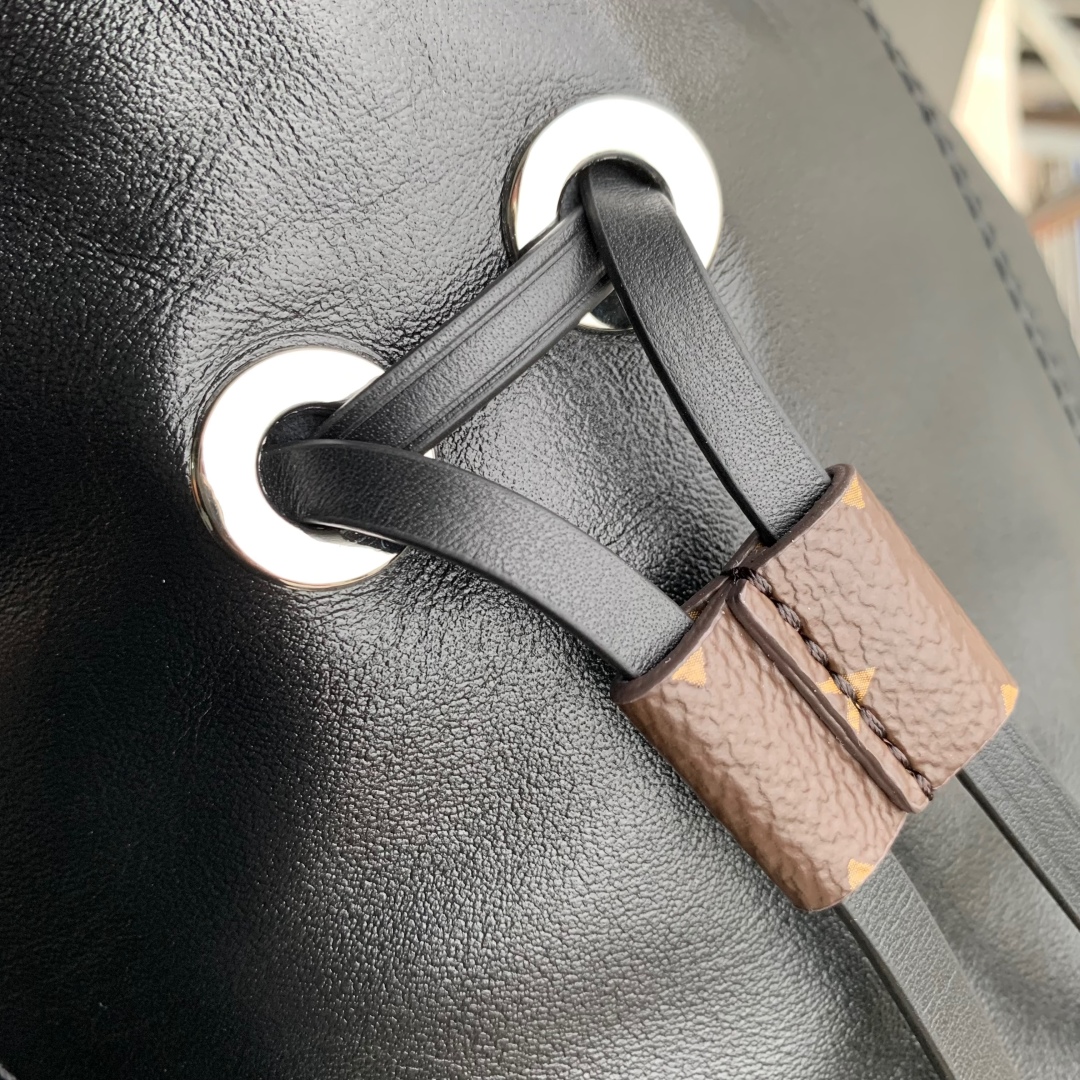 Louis Vuitton Off Duty Bag -25545-24 x 11.5 x 33CM