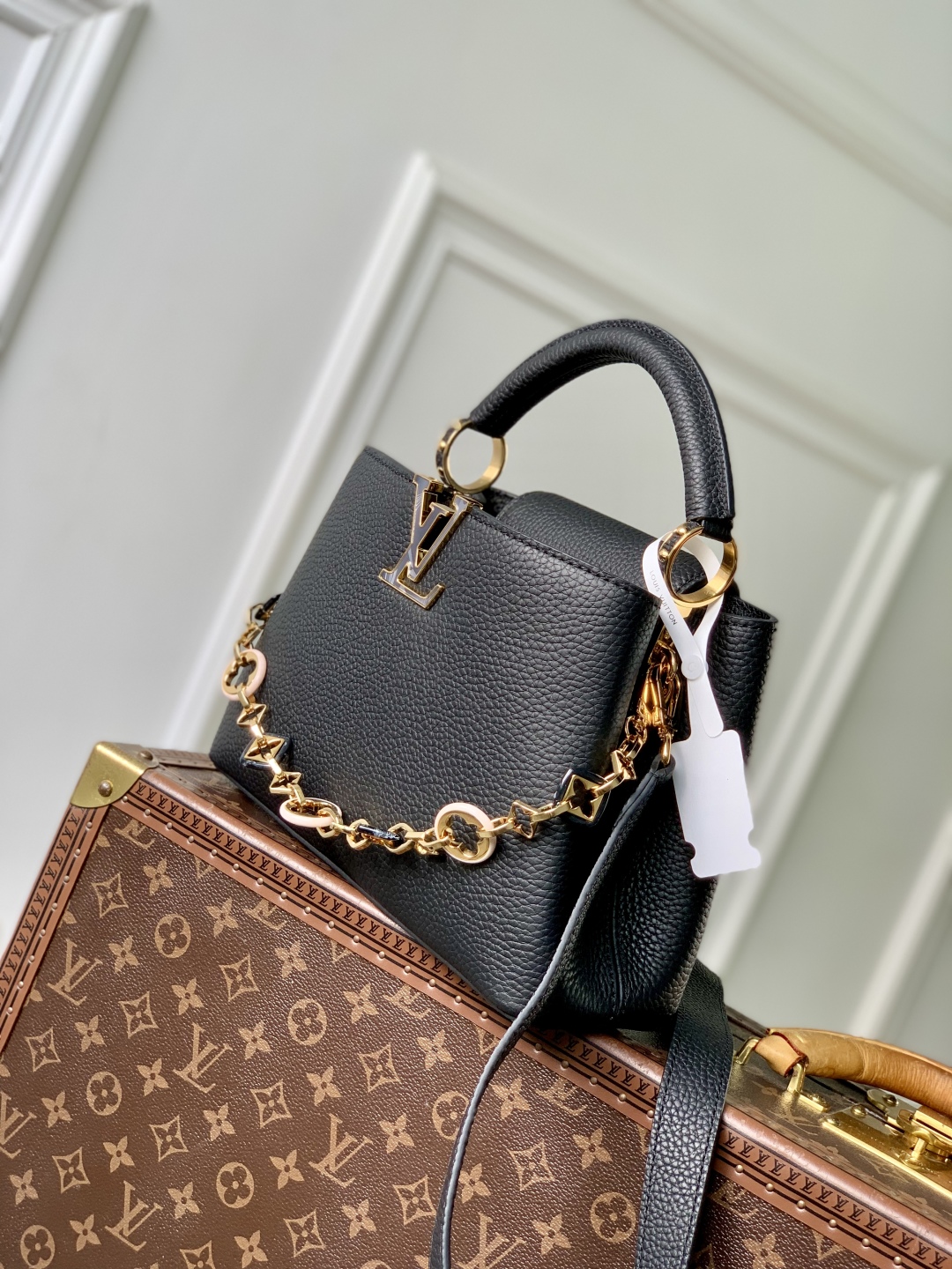 Louis Vuitton Capucines Handlebag-27*18*9CM