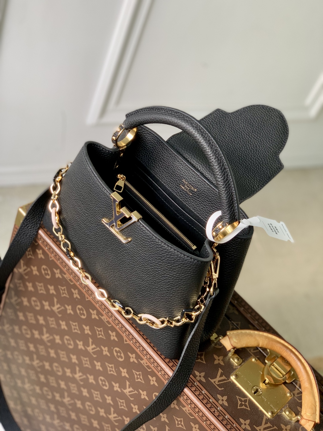 Louis Vuitton Capucines Handlebag-27*18*9CM