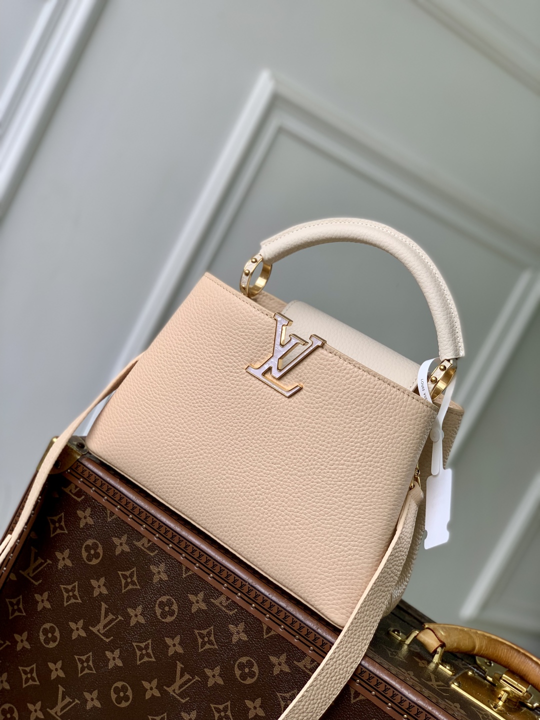 Louis Vuitton Capucines Handlebag-27*18*9CM