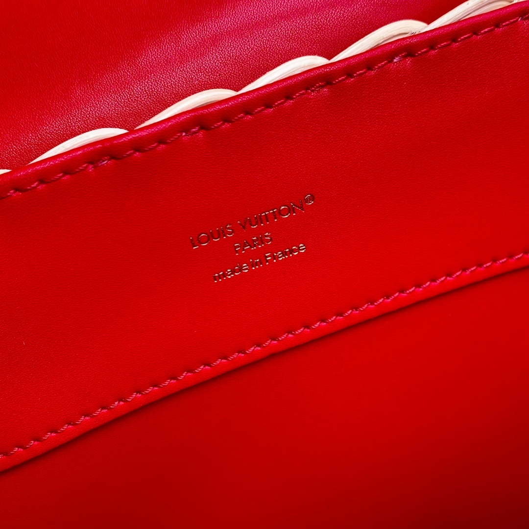 Louis Vuitton Capucines Handlebag-27*18*9CM