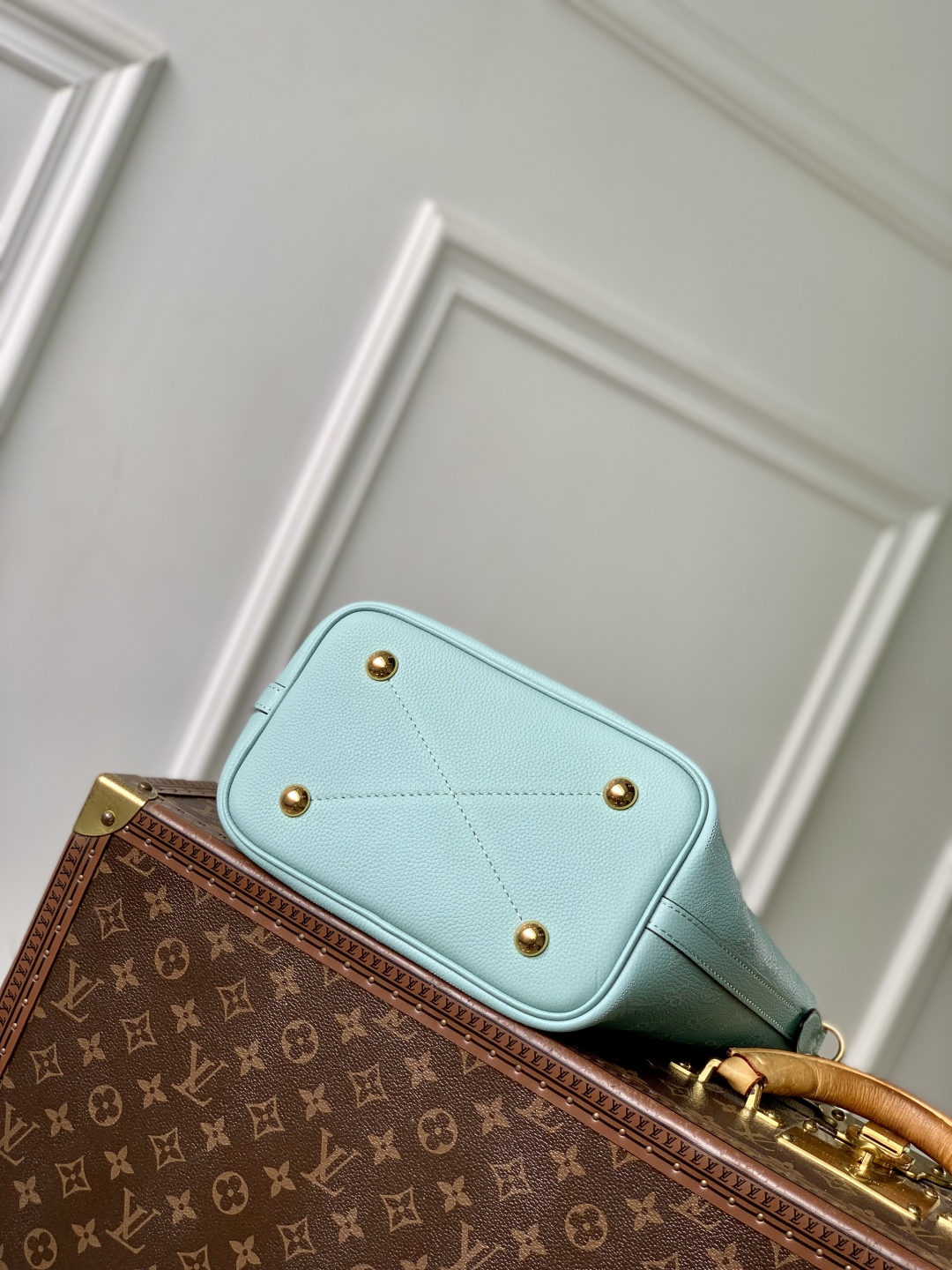 Louis Vuitton Blossom Handbags-20*20*12.5CM