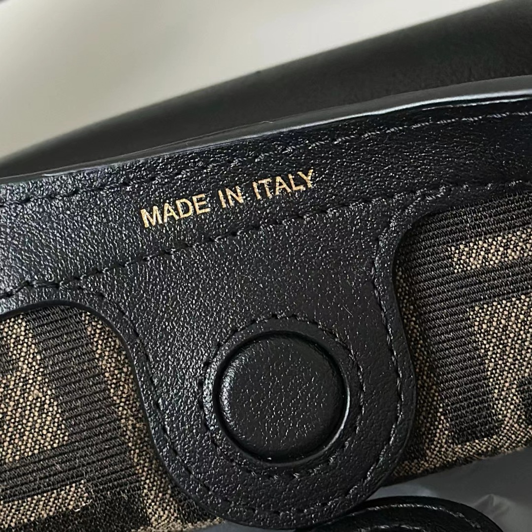 Fendi Spy Bag -32*12*18CM