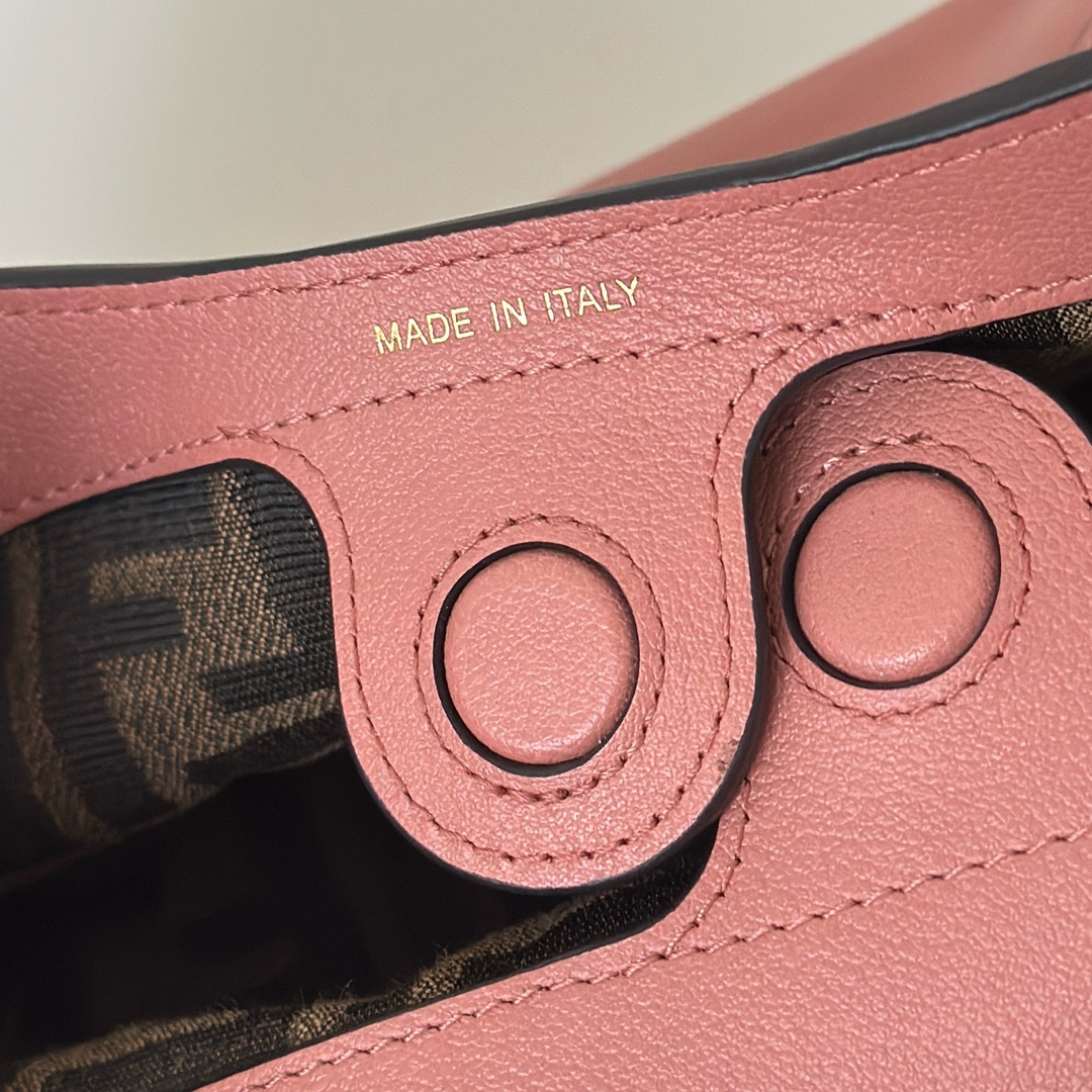 Fendi Spy Bag -32*12*18CM