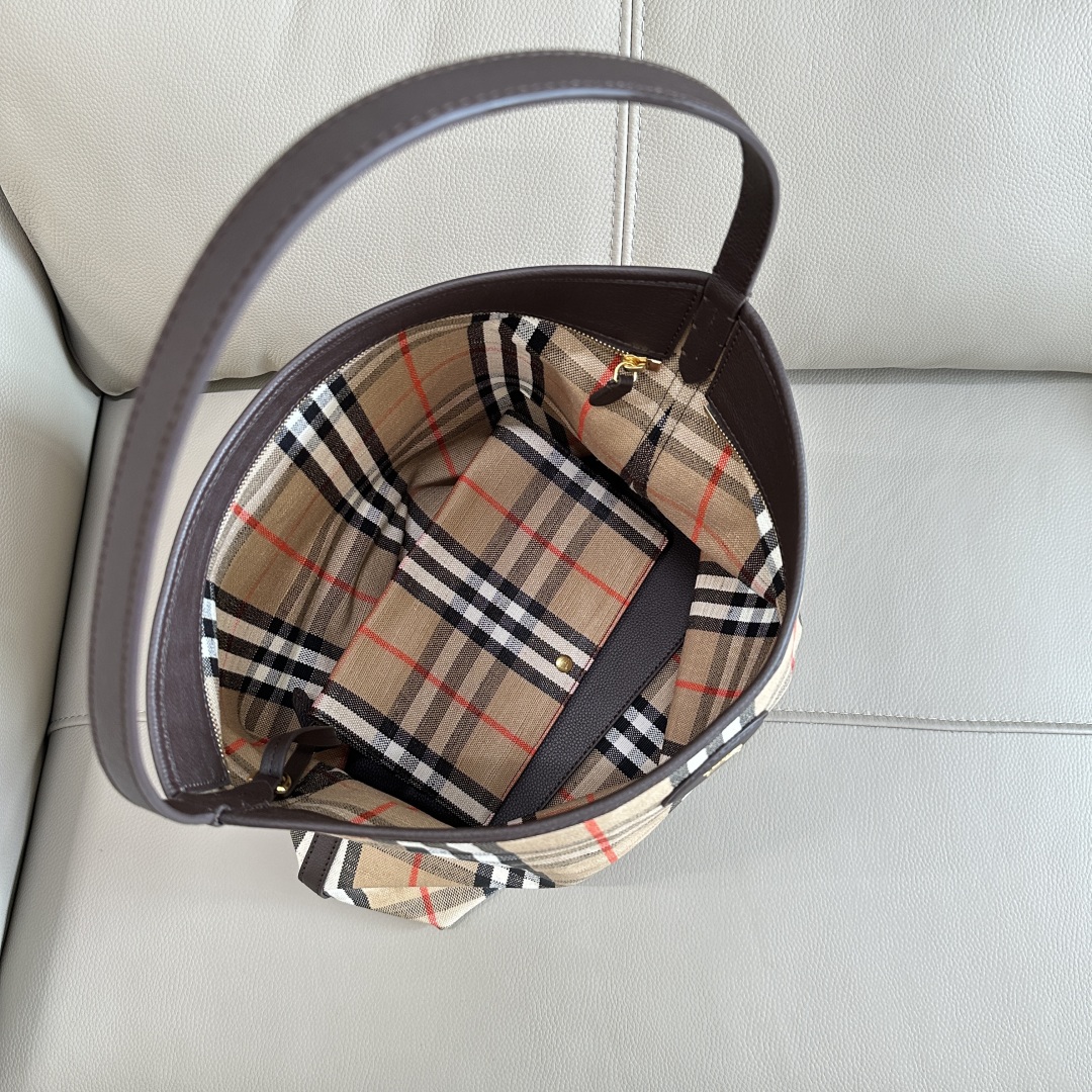 Burberry Small Highlands Shoulder Bag in Sand-35.5× 15 x 38CM