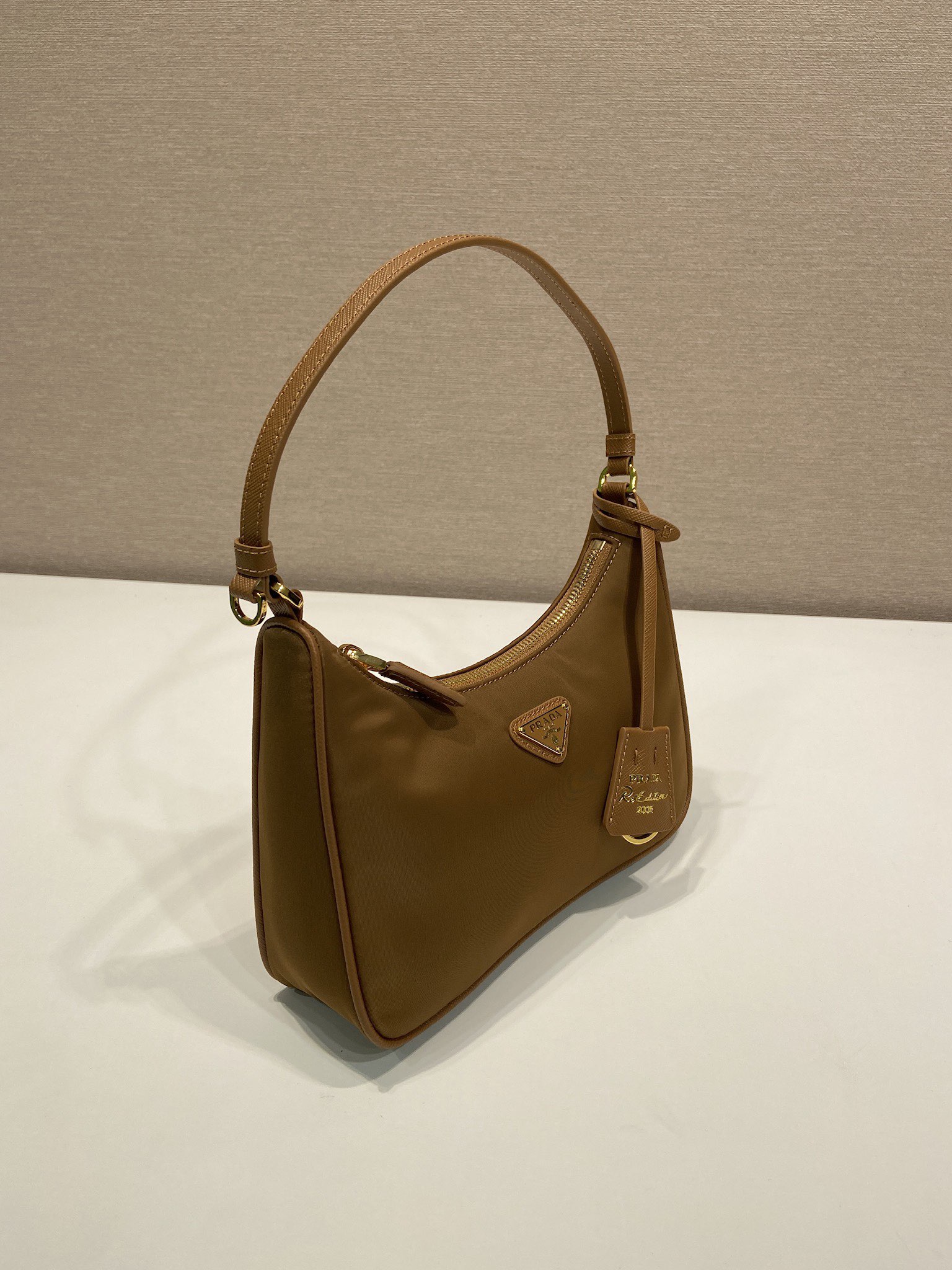 Prada Re-Edition 2005 Hobo Bag-22*18*6.5CM