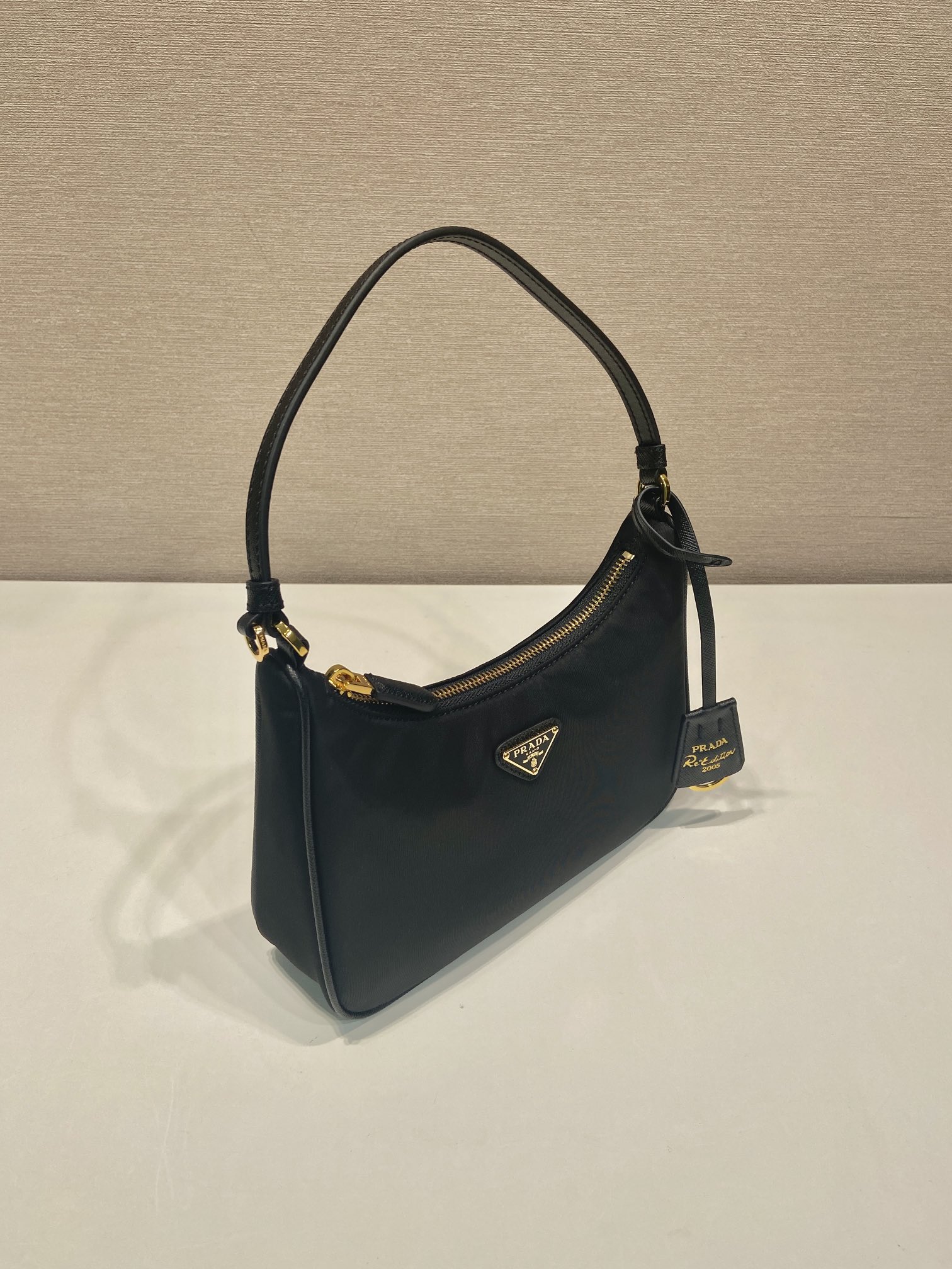 Prada Re-Edition 2005 Hobo Bag-22*18*6.5CM
