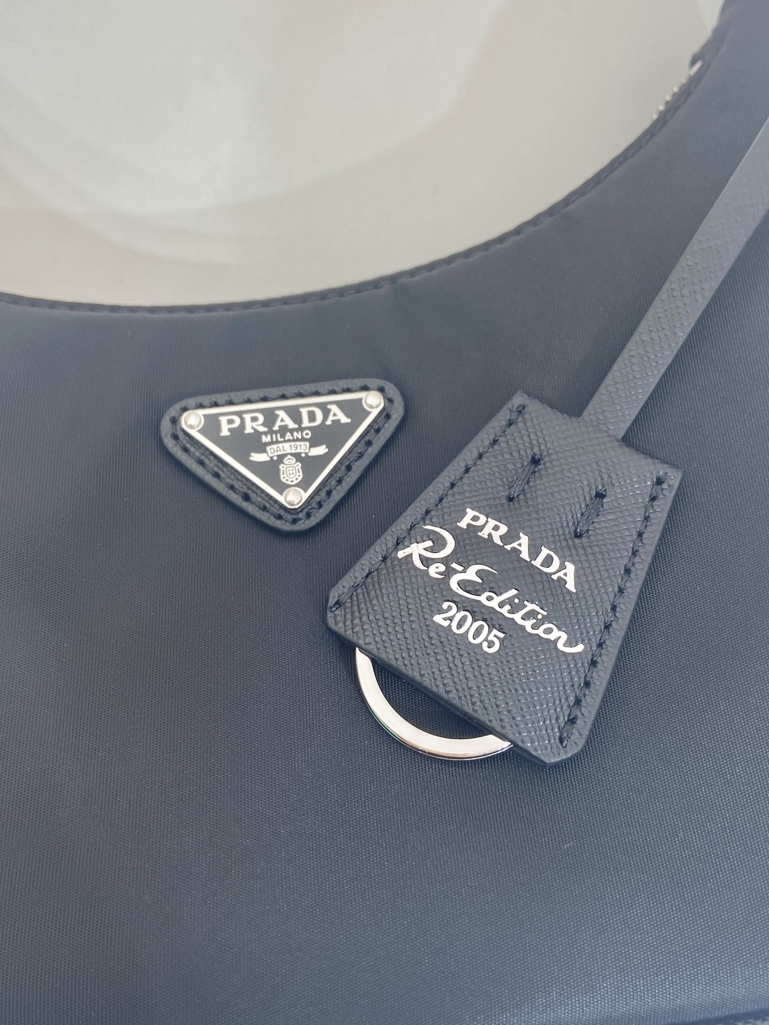 Prada Re-Edition 2005 Hobo Bag-22*18*6.5CM