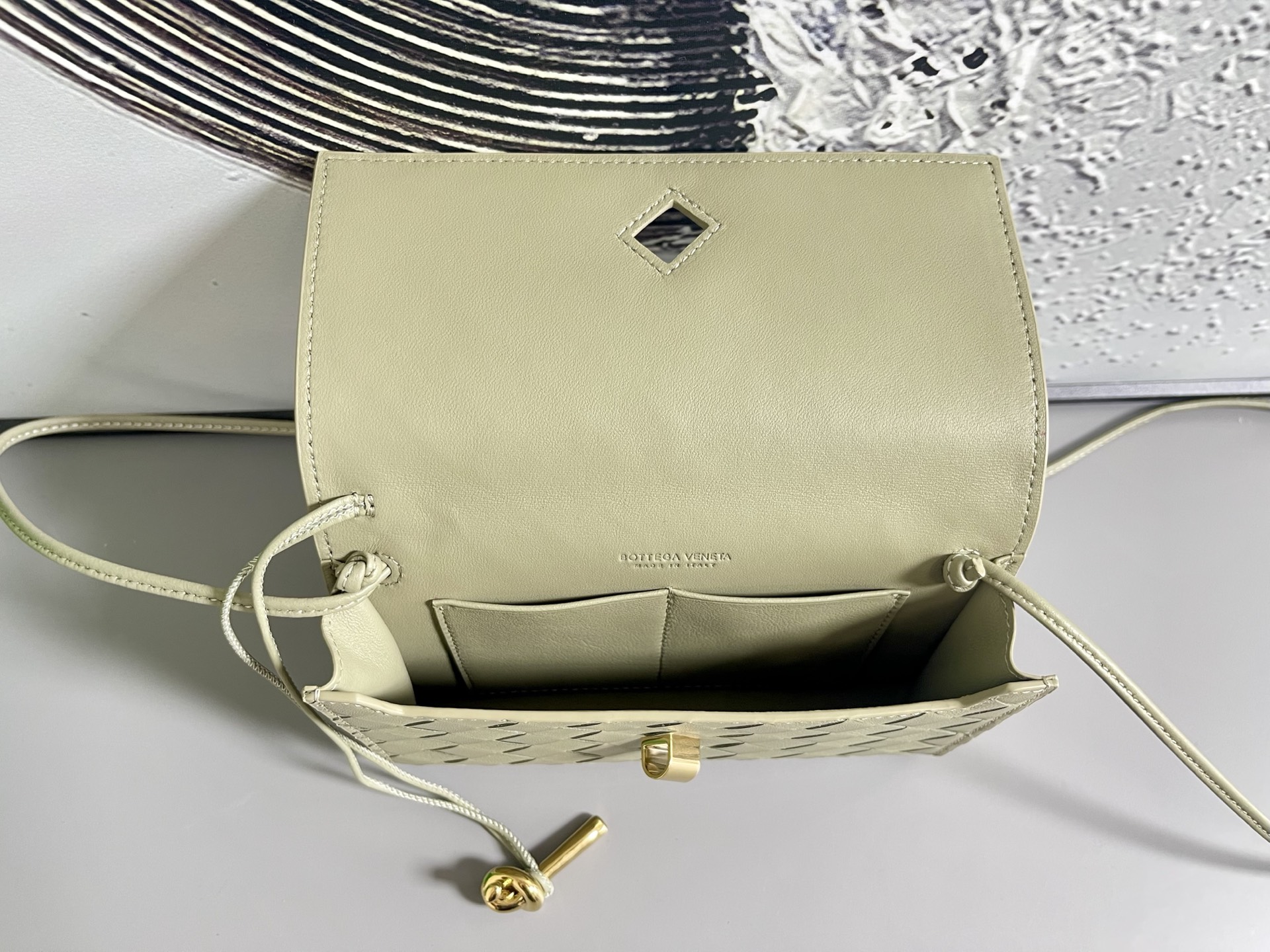 Bottega Veneta Andiamo Pouch-12.6*19*2CM