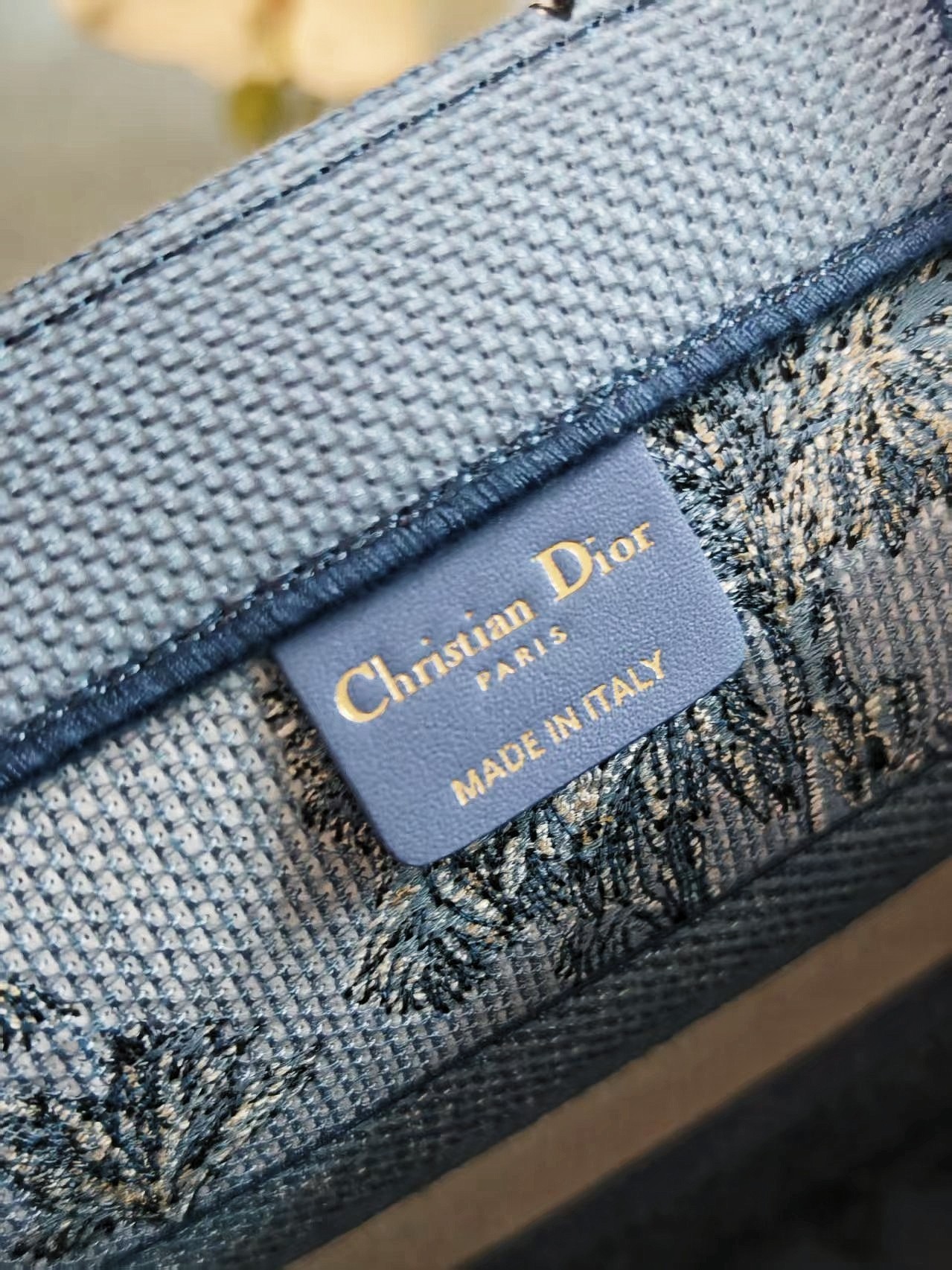 Diro Book Tote