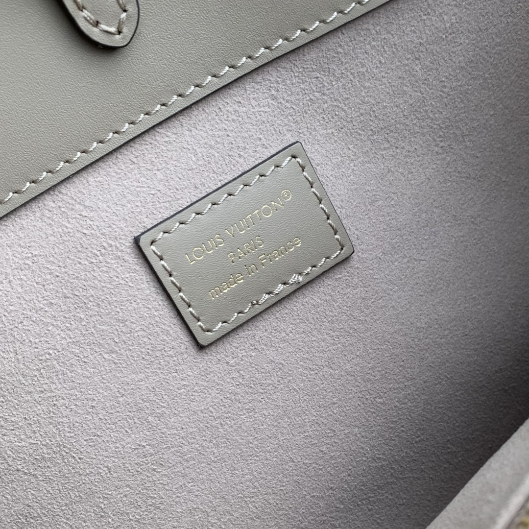 Louis Vuitton City Avenue PM-30 x 19.5 x 12CM