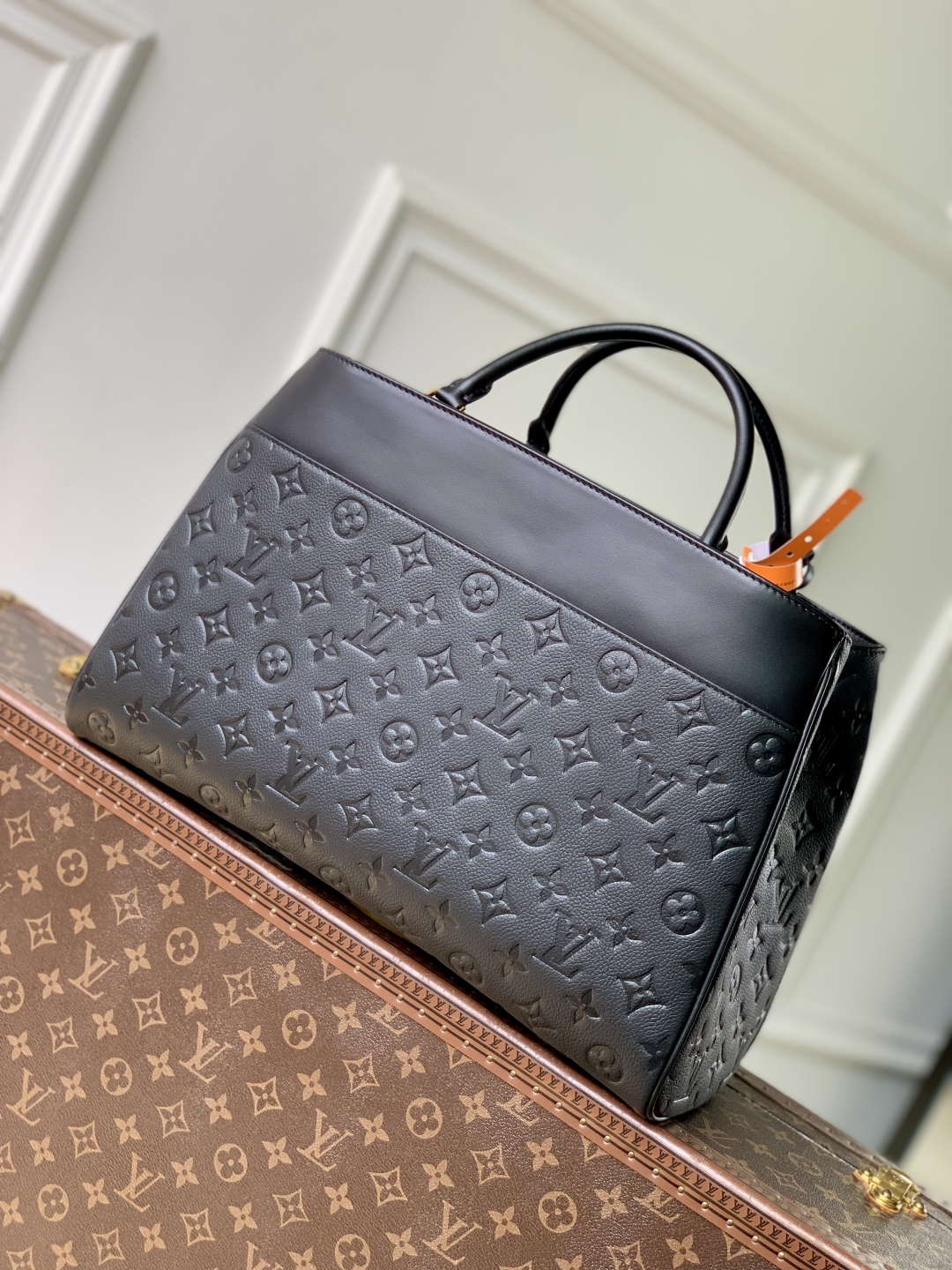 Louis Vuitton Avenue MM-M25575-38.5 x 24 x 15CM