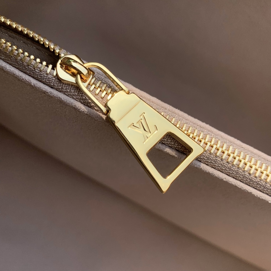 Louis Vuitton Avenue MM-M25575-38.5 x 24 x 15CM