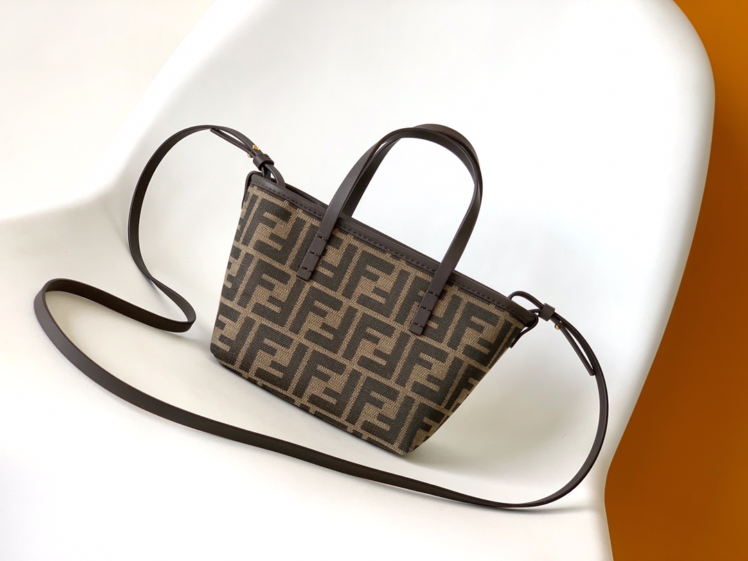 Fendi Roll Bag -15.5*11*13CM