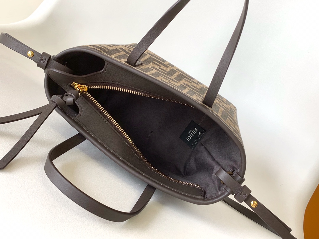 Fendi Roll Bag -15.5*11*13CM