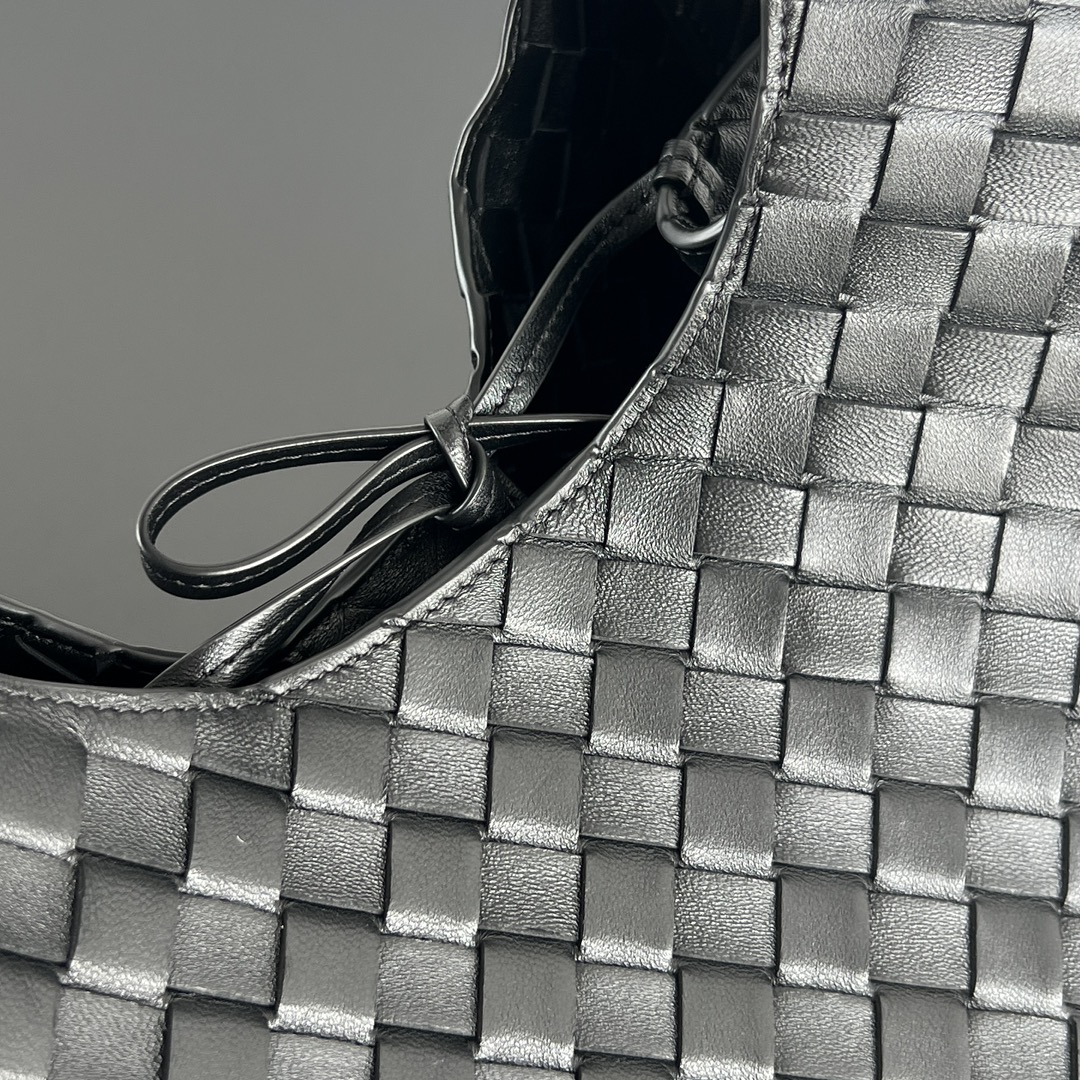 Bottega Veneta Campana Bag-33x20x16.5CM