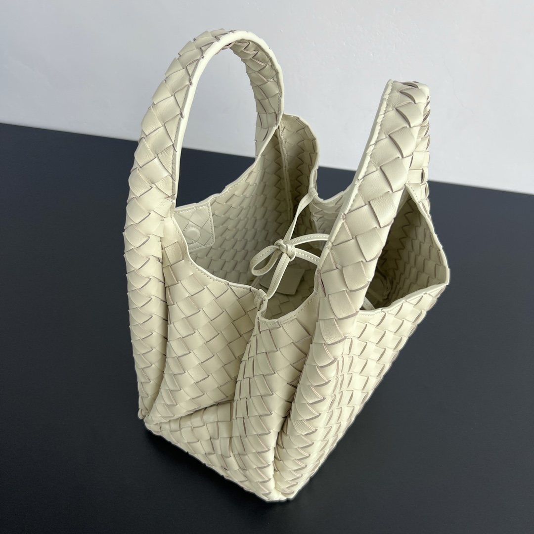 Bottega Veneta Campana Bag-33x20x16.5CM
