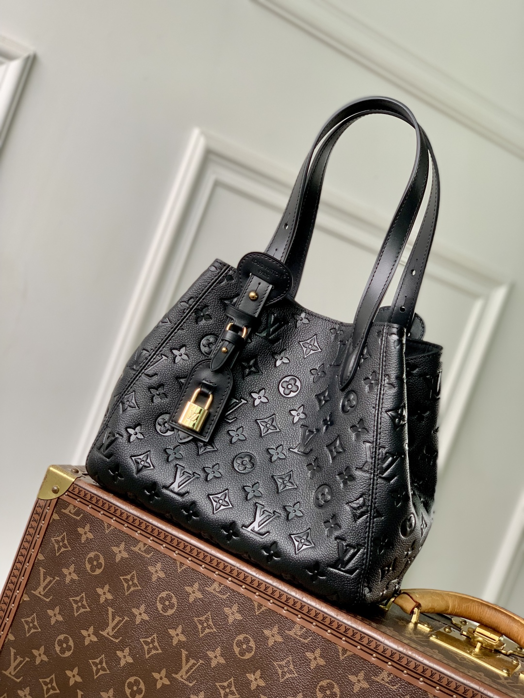 Louis Vuitton Monogram Empreinte-22 x 15 x 40CM