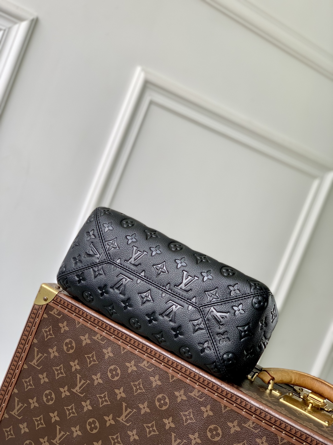 Louis Vuitton Monogram Empreinte-22 x 15 x 40CM