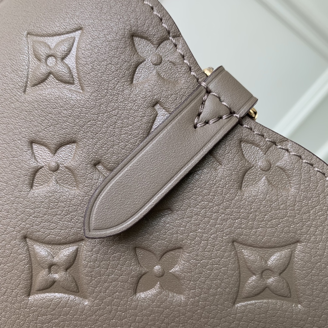 Louis Vuitton Monogram Empreinte-22 x 15 x 40CM
