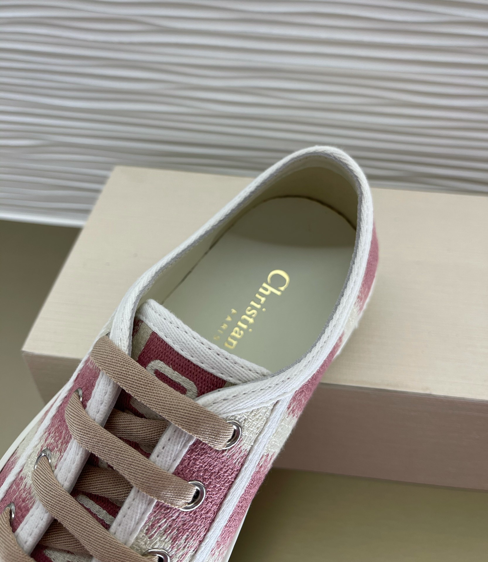 D*or sneakers