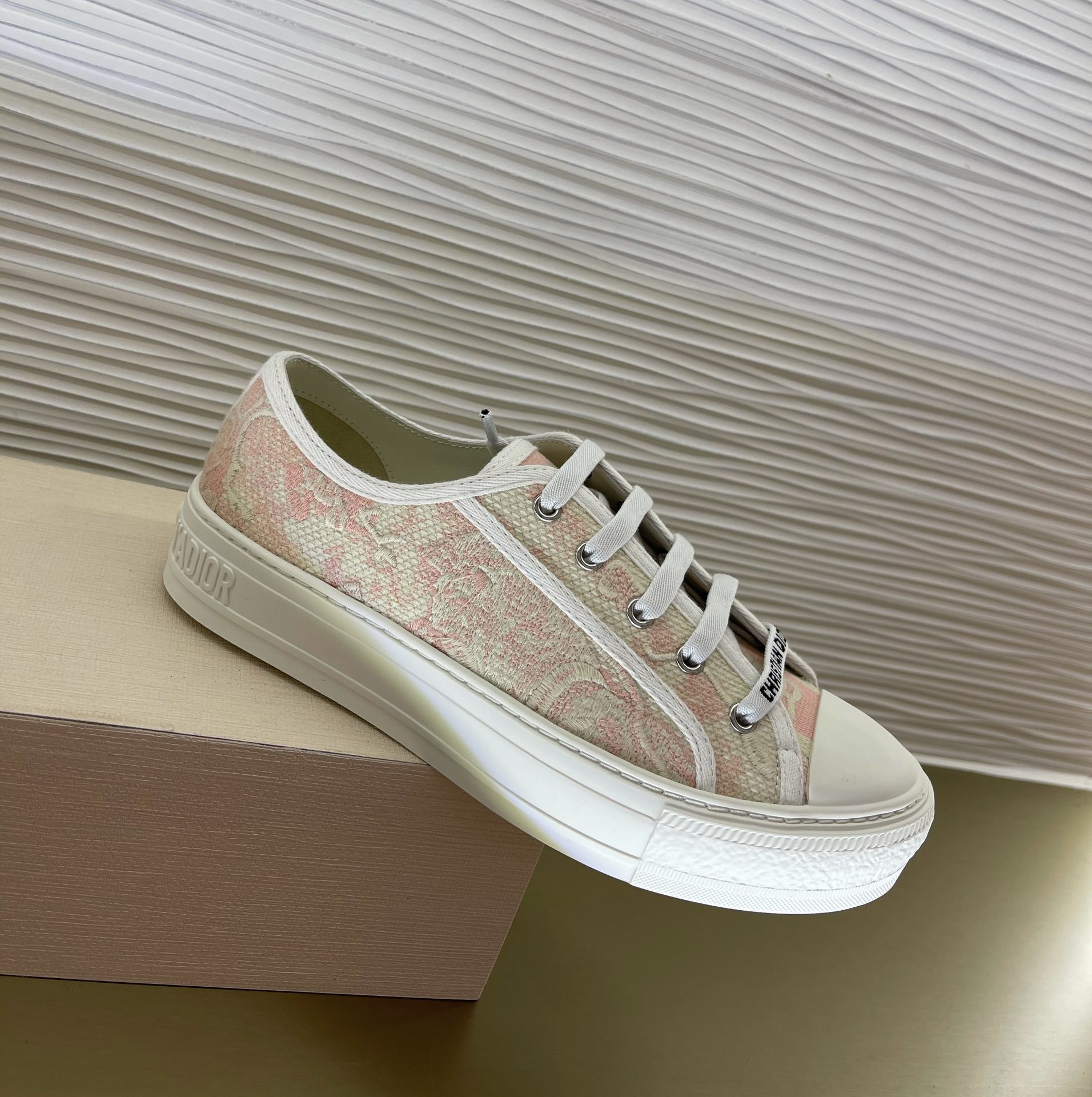 D*or sneakers