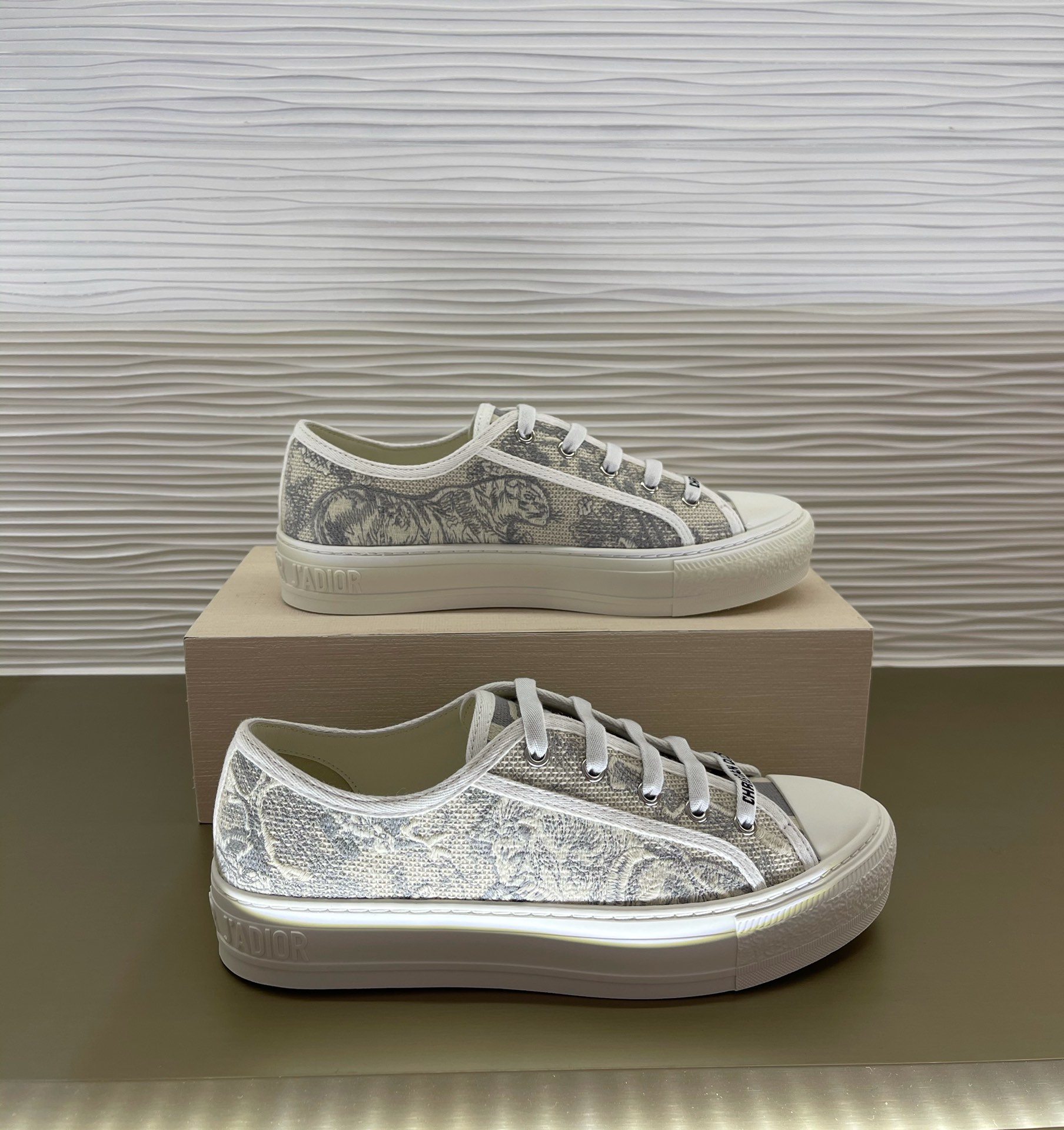 D*or sneakers